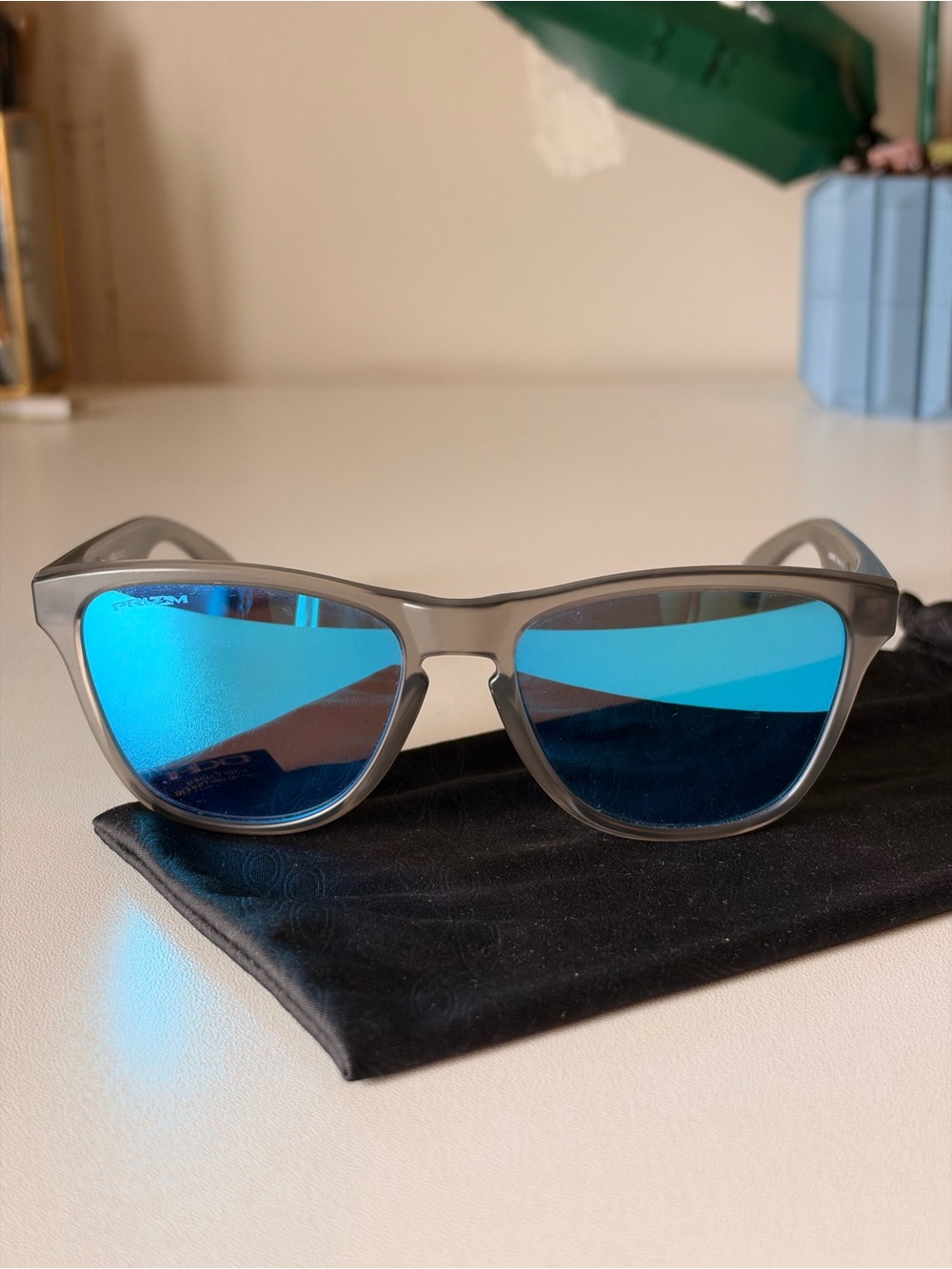 Oakley PRIZM Sunglasses – Blue Mirrored Lenses